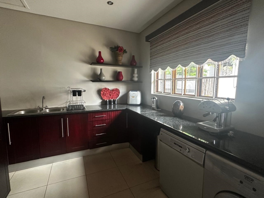 5 Bedroom Property for Sale in Heuwelsig Free State